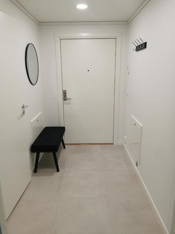 Lofoten Studio Apartment, Vestermyrveien 11 スヴォルヴァール エクステリア 写真