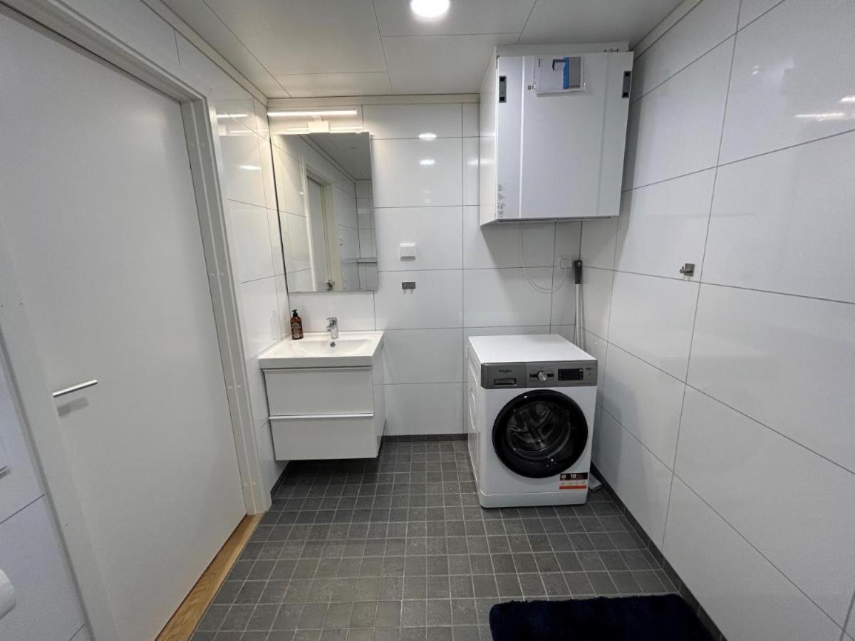 Lofoten Studio Apartment, Vestermyrveien 11 スヴォルヴァール エクステリア 写真
