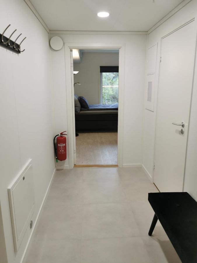 Lofoten Studio Apartment, Vestermyrveien 11 スヴォルヴァール エクステリア 写真